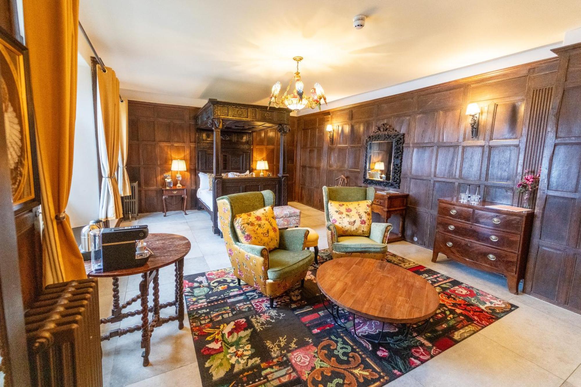 Weston Manor Hotel Buitenkant foto